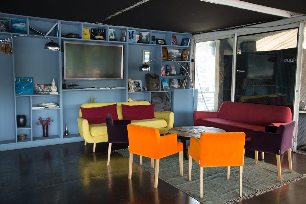 Privatisation Et Location De Peniche Bateau Dj Restaurant Aux Bords De Seine Aqua Restaurant