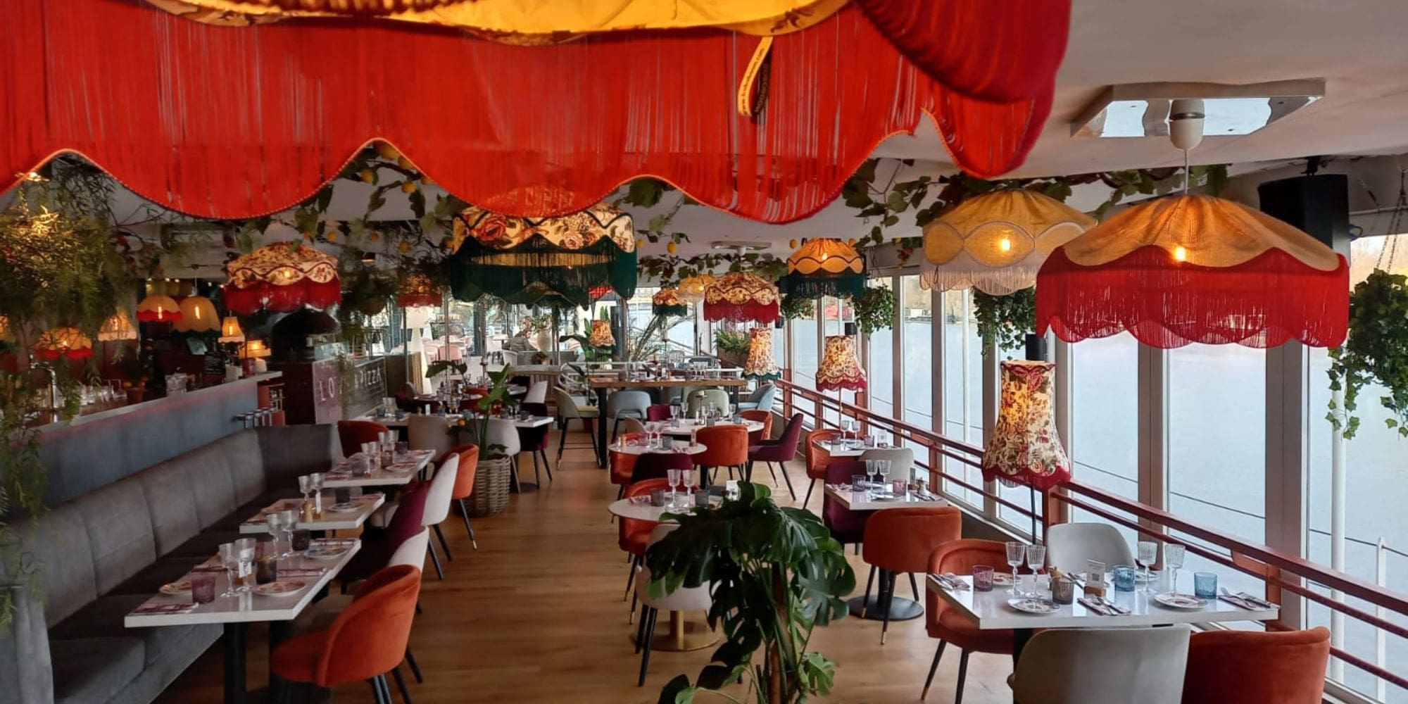 Location de péniche Aqua Restaurant